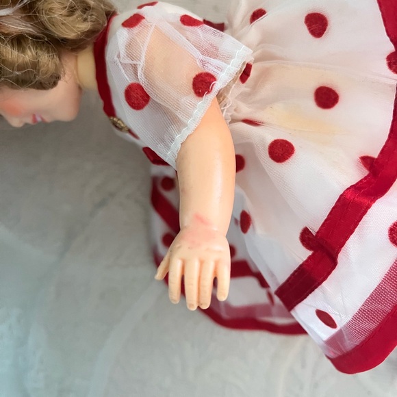 2 Shirley Temple Classic Dolls - Picture 6 of 8